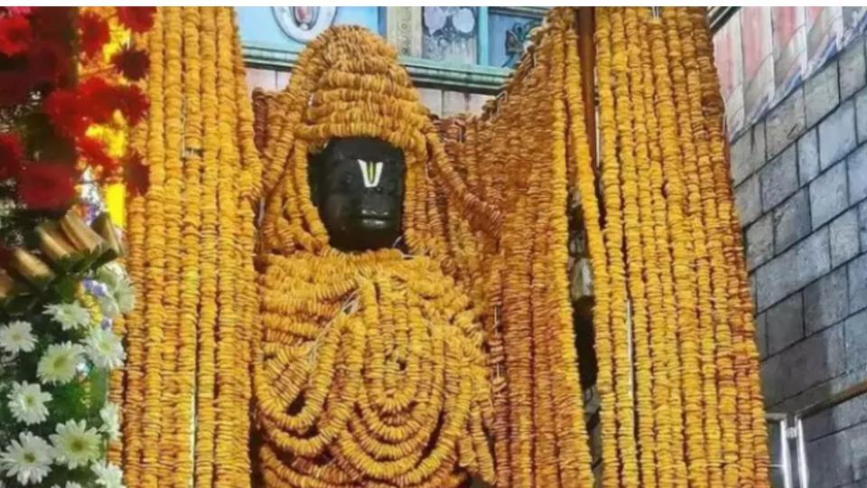 Photography Banned at Namakkal Anjaneyar Temple, TN