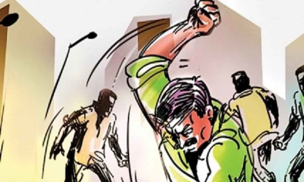 3injuredinclashbetweentwocommunitiesinup
