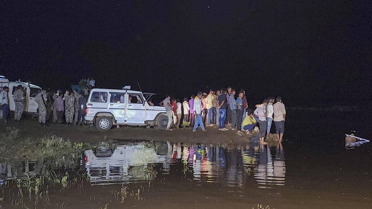 Tractor-trolley with Durga idol plunges into pond in Madhya Pradesh, 11 dead