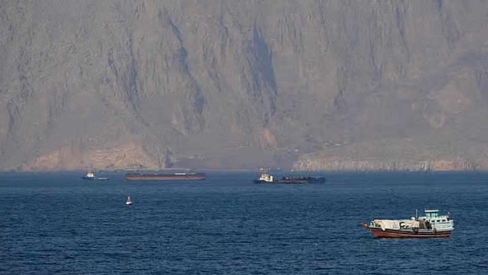 indiaslamsattackonindianflaggedshipnearomancrewsafe