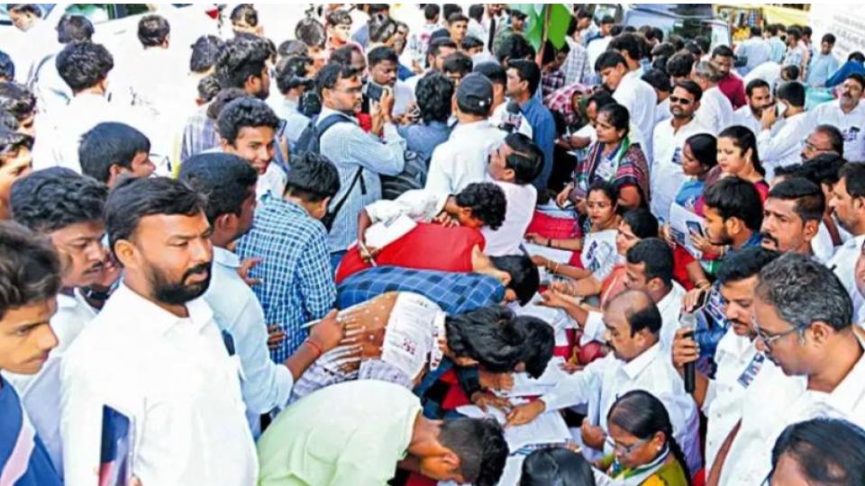 YSRCP organised massive Rallies in Districts against Privatization of Medical Colleges