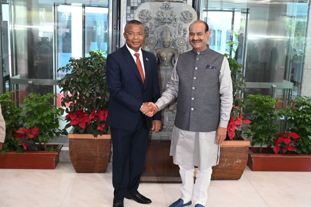 loksabhaspeakerombirlameetswithaparliamentarydelegationfrommadagascar