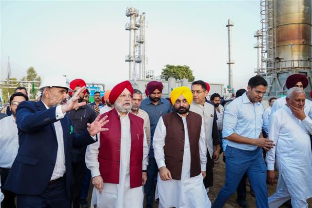 unionministerhardeepsinghpuridedicatesasia’slargestcompressedbiogasplantcbgtopeopleofpunjab