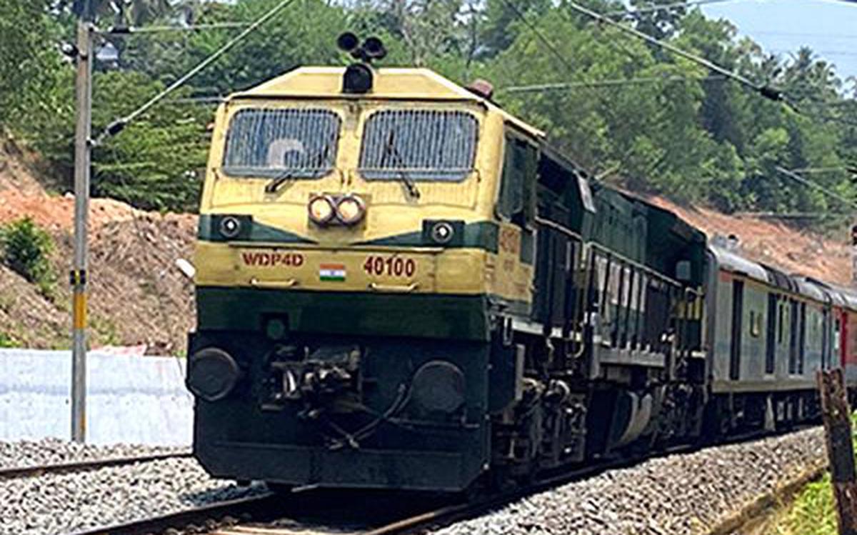 shivnathexpresstrainderailsinchhattisgarh