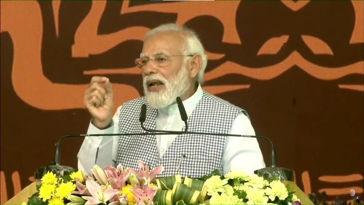 pmmodilaysfoundationstoneandinauguratesprojectsworthoverrs17000croreonnationalpanchayatirajday