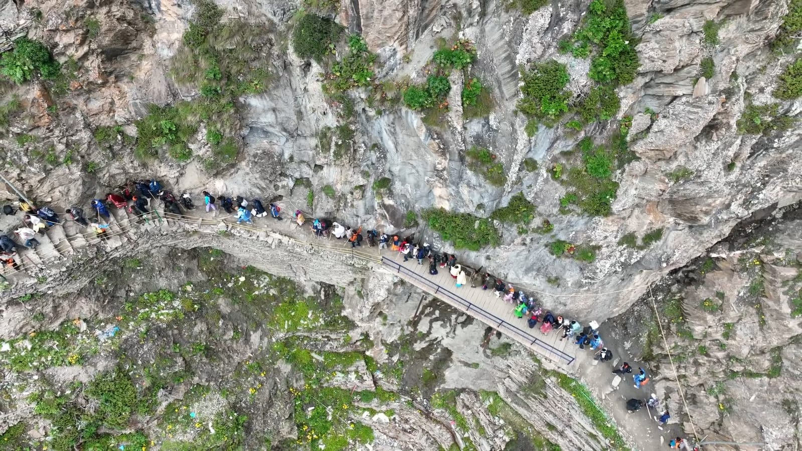 Fresh batch of pilgrims leaves for Amarnath shrine