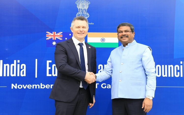 unionministerdharmendrapradhanaustralianministerforeducationjasonclareheld1staiescmeetingingujaratsgandhinagar
