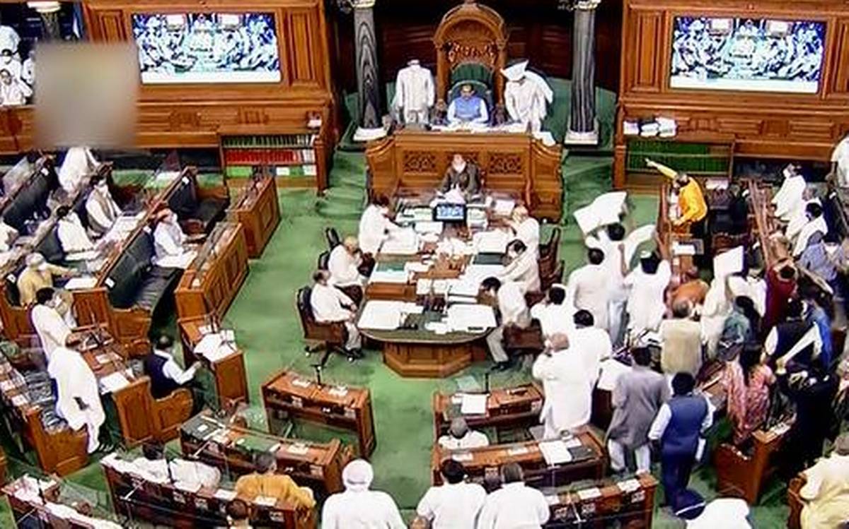 govtintroducesbillinloksabhatostrengthentriservicescommanderspowers