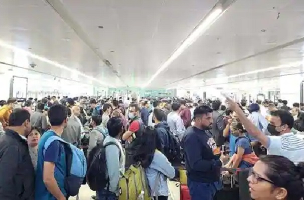 govt-orders-deployment-of-adequate-manpower-carriers-ask-flyers-to-come-early-delhi-airport-congestion