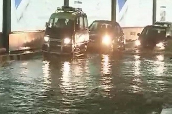 mumbai’schhatrapatishivajimaharajterminusnotoperatinganyflightstill6pmduetoextremerainfallforecast