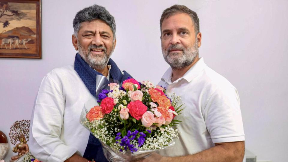 clpmeetstodaytoelectnewleaderalleyesonshivakumar