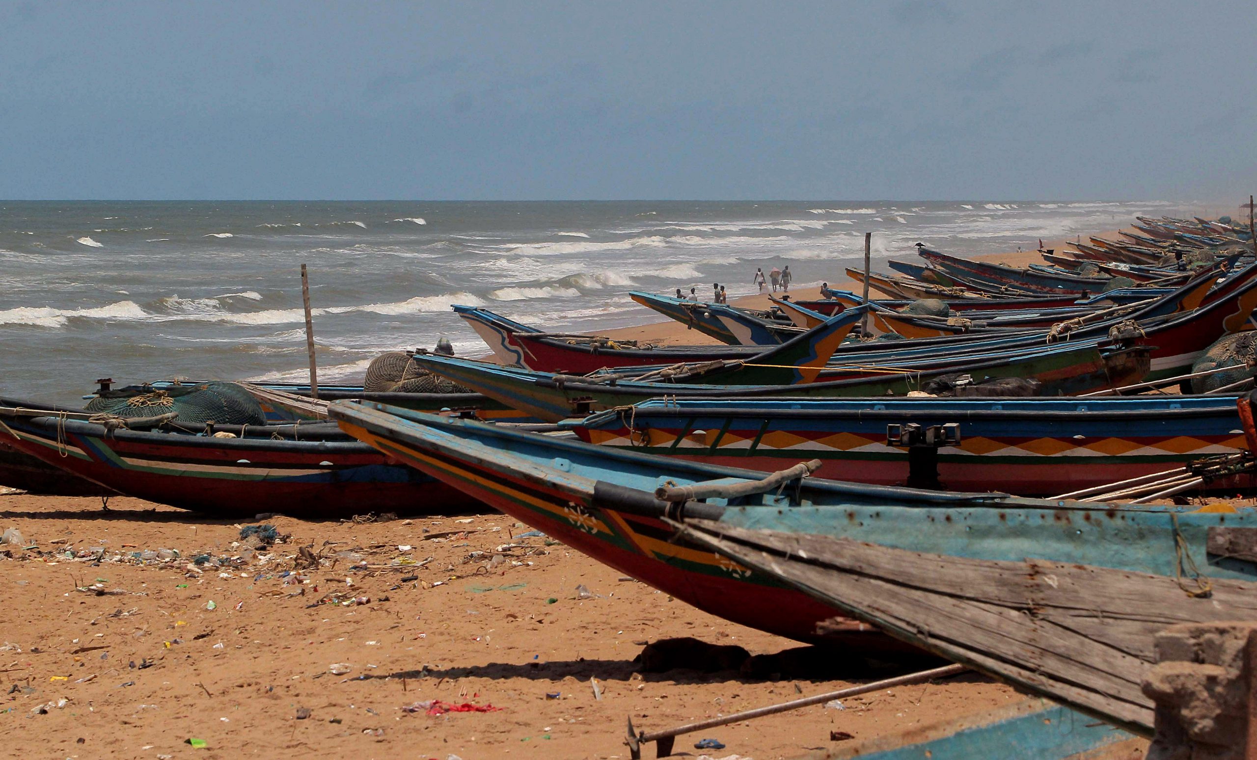 supercycloneamphanlikelytomakelandfallthisafternoonbetweendighawbandhatiyaislands