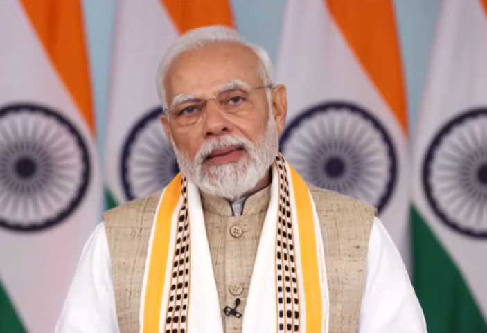 pmnarendramodipaystributestocrpfpersonnelkilledinpulwamaattack