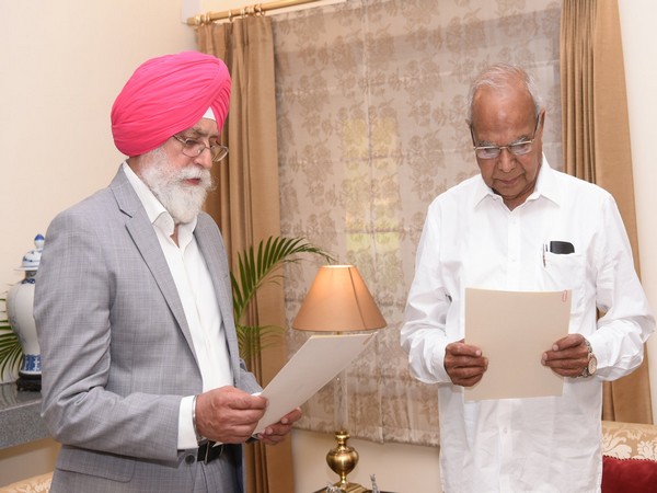 inderbirsinghnijjertakesoathasprotemspeakerofpunjab