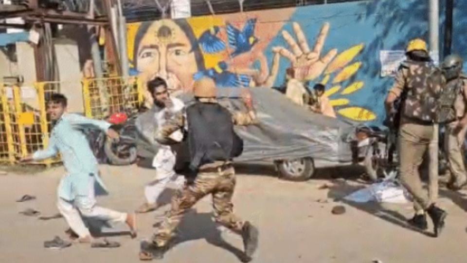 Video of Police use tear gas and lathi charge in UP over I Love Muhammad protests