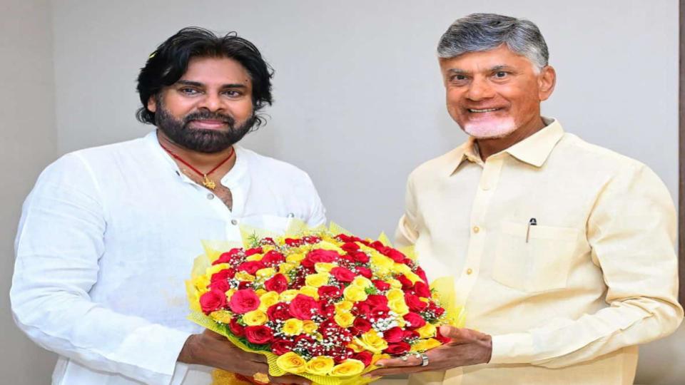 dycmpawankalyanarrivesinamaravatitoagrandwelcomeinap