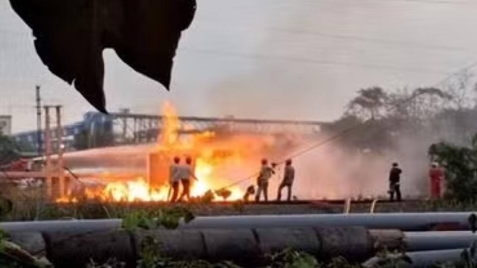 Major fire broke out at Haldia Refinery in West Bengal, 10 injured