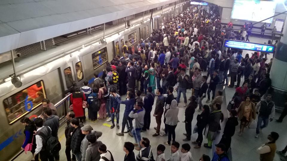 delhimetroservicesresumethreehoursafterbirdsnapsbluelinecable