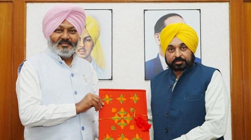 punjabfinanceministerharpalcheemapresents₹236lakhcrorebudget