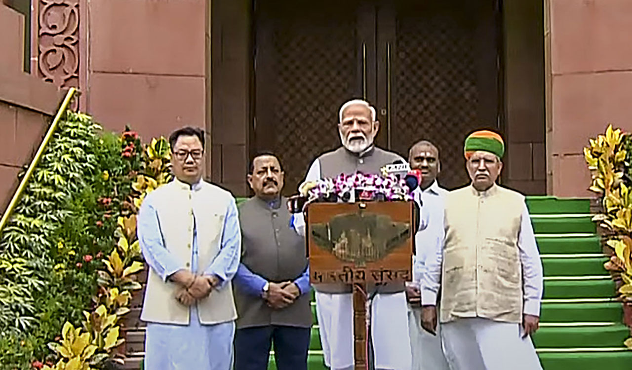 primeministermodiasksallpoliticalpartiestofighttogetherforcountry