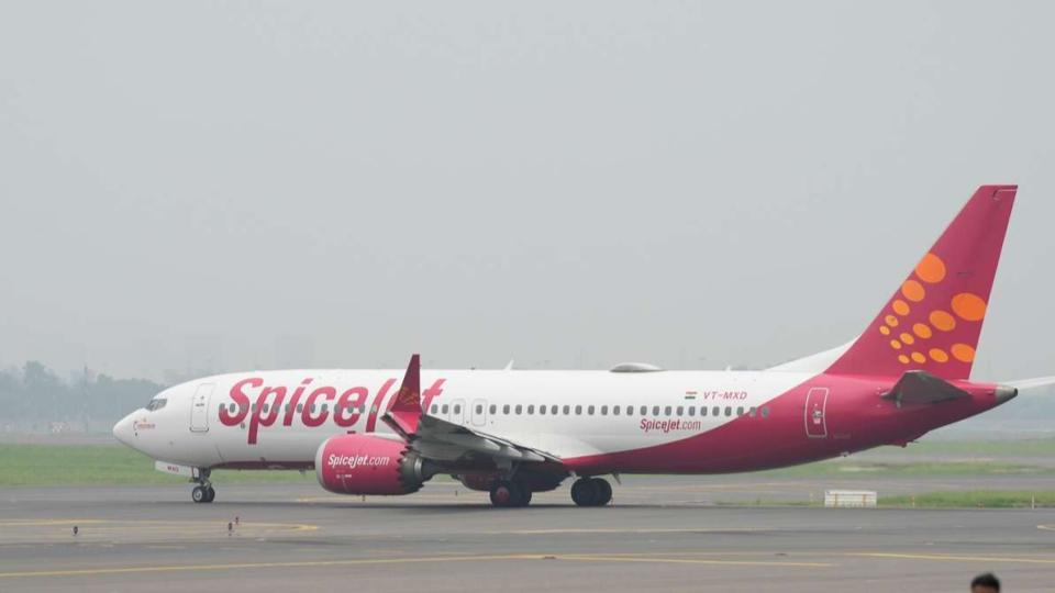 SpiceJet flight makes emergency landing at Delhi Airport