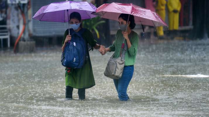imdforecastsheavytoveryheavyrainfallalongwestpeninsularcoastduringnext4days