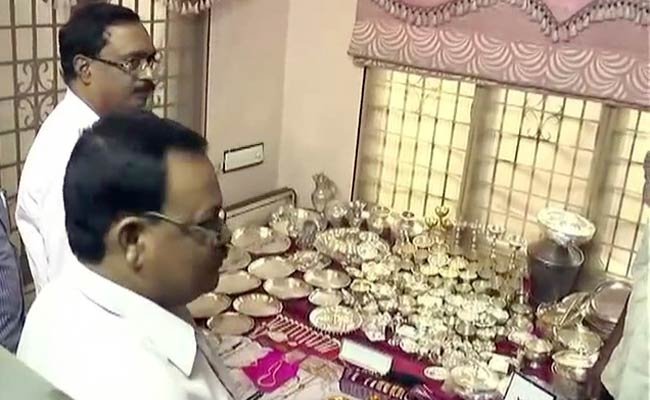 raidsonandhraofficerreveal14homesroomfulofsilvertheremaybemore
