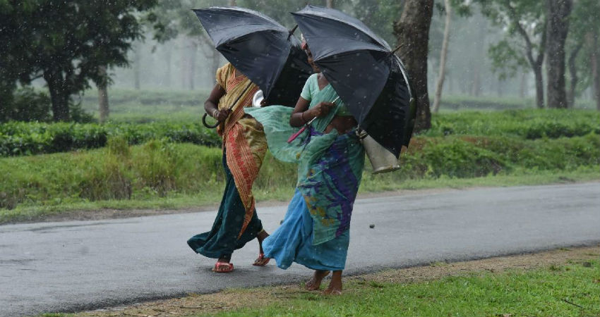  Heavy Rain Continues To Lash Across Kerala