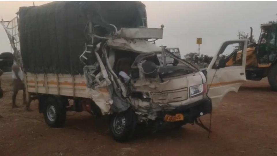 8 Killed And 12 Injured in Kurnool Road Accident 