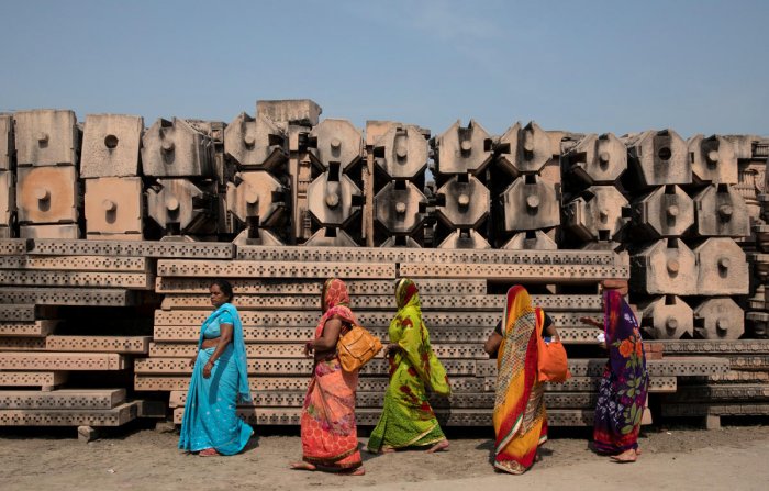 aheadofsupremecourtverdictinayodhyacasevhpstopsstonecarvingwork