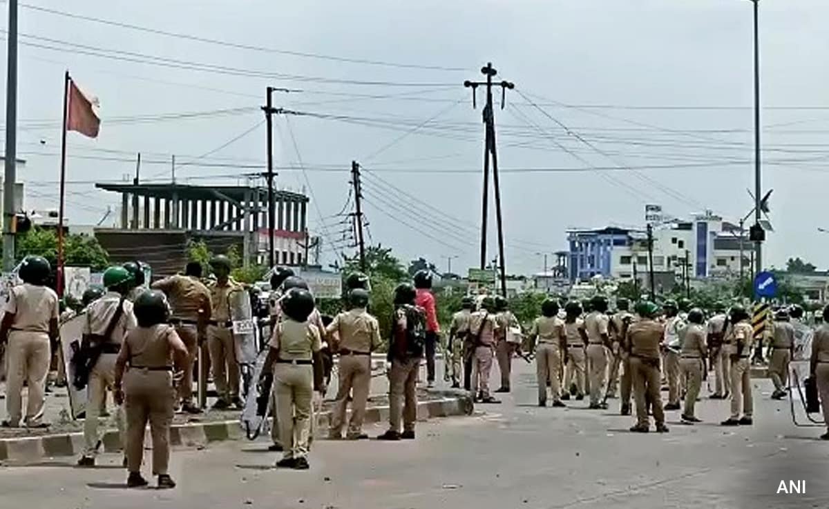marathaquotaagitation:panchayatbodyofficetorchedinjalna