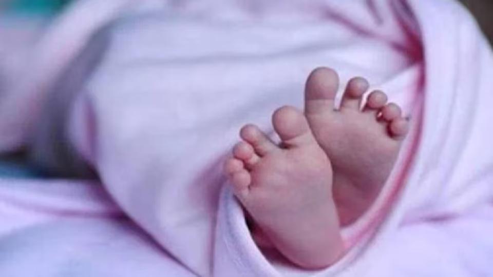 Five people arrested for trying to sell infant for Rs 6 lakh in Maharashtra