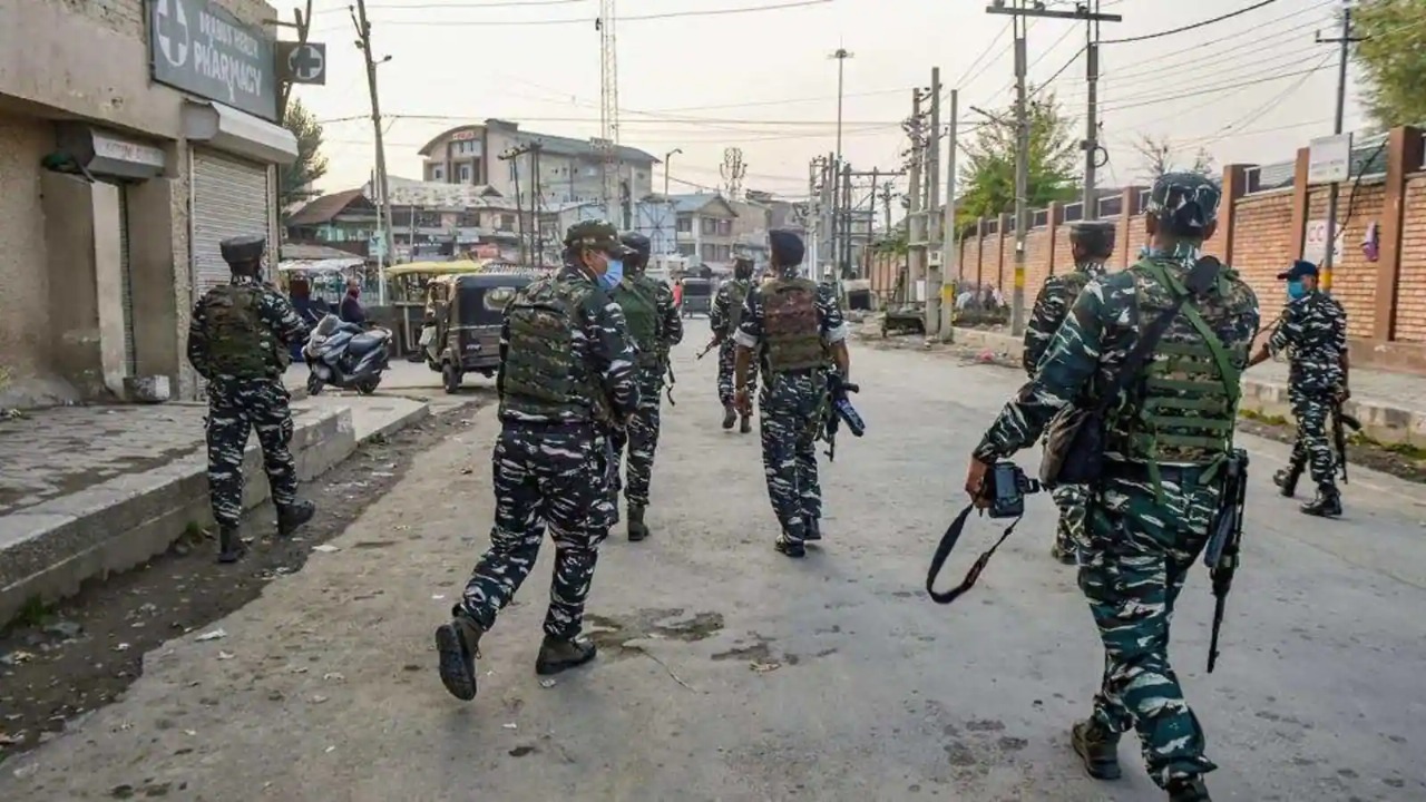 threelashkaretoibaterroristskilledinencounterwithsecurityforcesinkupwara