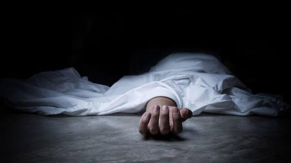 Senior Citizen jumps to death from court building in Pune
