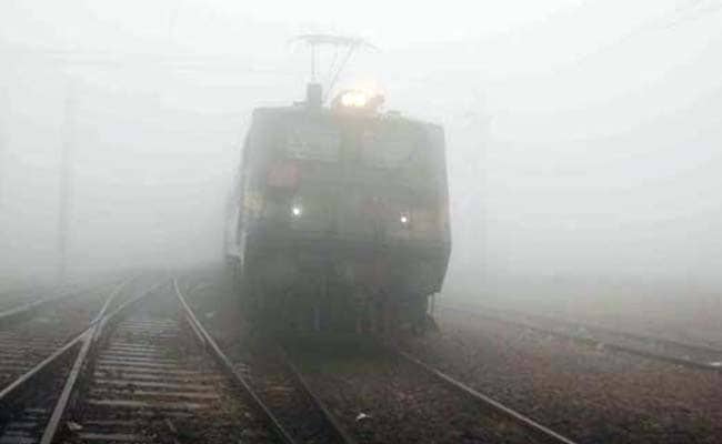 16trainstodelhidelayedduetofog