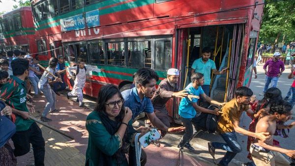 trainservicesofindiabangladeshdisruptedamidviolentprotestsindhaka
