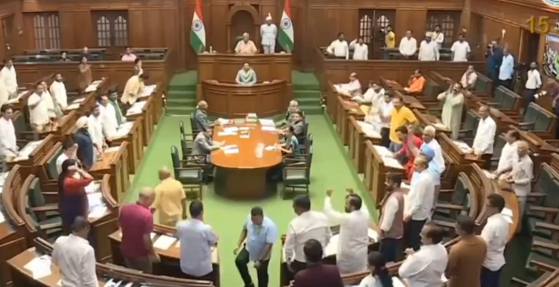 delhiassemblyspeakerdisqualifiestwoaapmlasunderantidefectionlaw