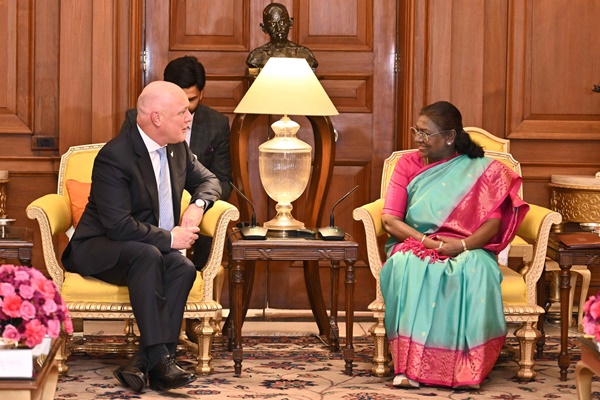 newzealandpmchristopherluxonmeetspresidentmurmuatrashtrapatibhavan