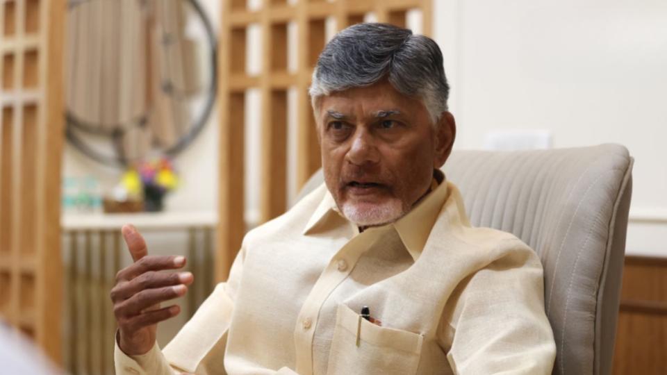 Naidu directs officials to make govt services citizen-friendly