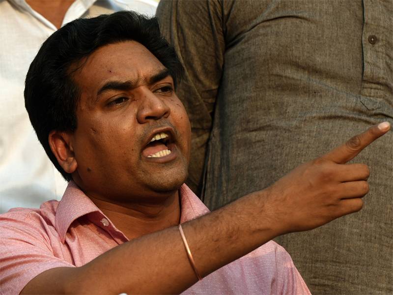 sackedaapministerkapilmishraattackedduringsatyagraha