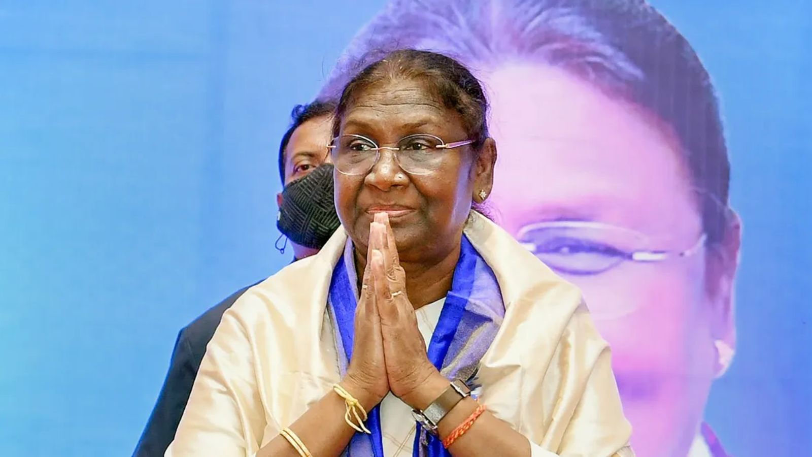 presidentdroupadimurmubeginsthreedayvisittomaharashtra
