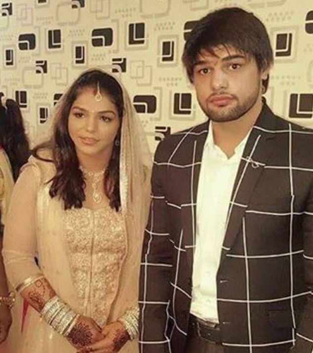 sakshimalikenterswedlockwithbeausatyawartkadianinrohtak