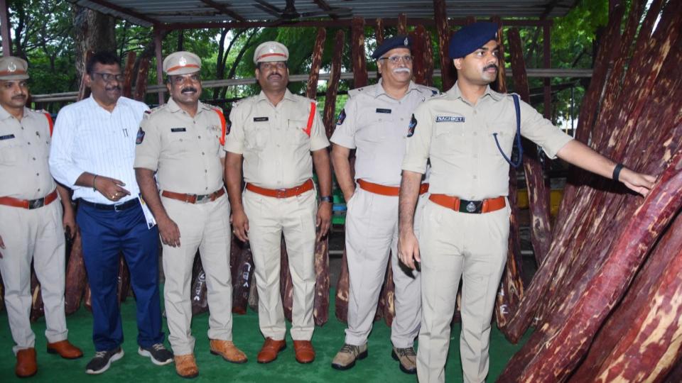 Andhra Police Open Fire at Red Sanders Smuggler in Kadapa