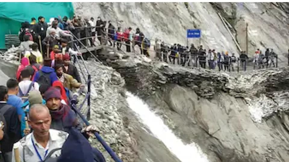 Annual Amarnath Yatra resumed After 6-day Weather Halt