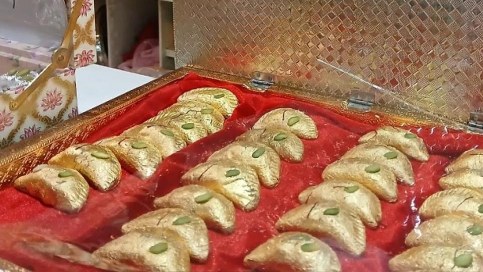 aheadofholiupshopunveils24caratlayered‘goldengujiya’