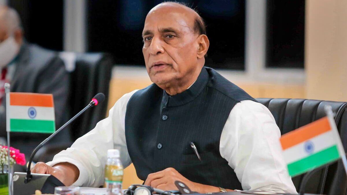 defenceministerrajnathsinghgrantsemergencypowerstoallowarmedforcestosetupcovidfacilities