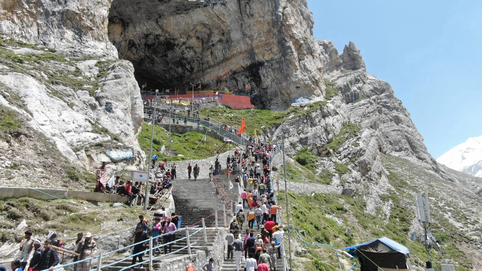 14th batch of 6,388 pilgrims leaves Jammu for Amarnath Cave Shrine