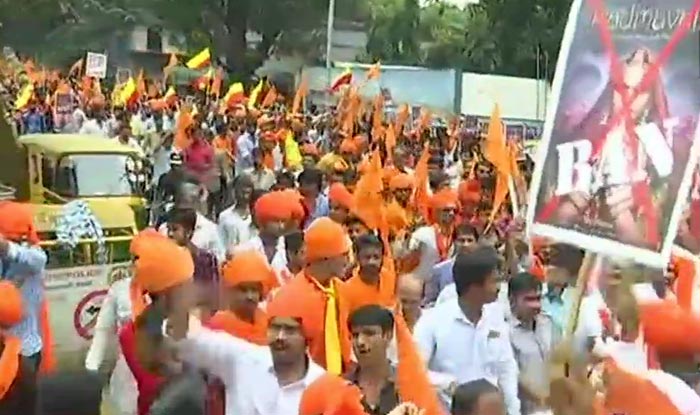 karnisenatakesoutprotestrallyagainstpadmavatimovieinbengaluru