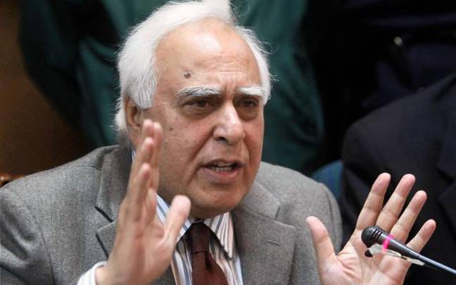 pmmodishouldholdhowdymodilikeeventsinindia:kapilsibal