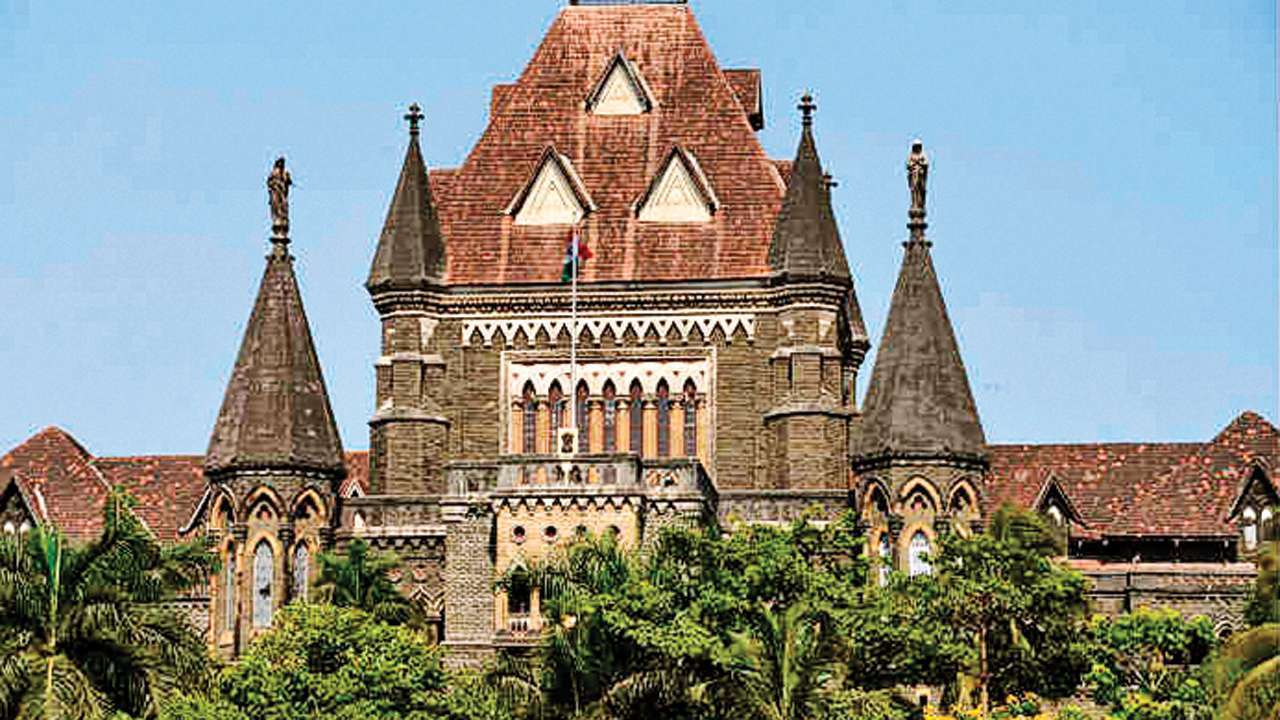 bombayhighcourtadjournsdefamationsuitofsameerwankhedesfathertilltomorrow